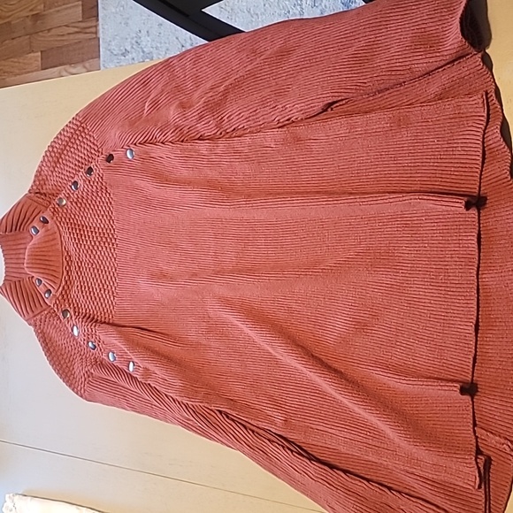 NWOT G.I.L.I Cape Sweater Rust Brown - size medium/large - Picture 1 of 5
